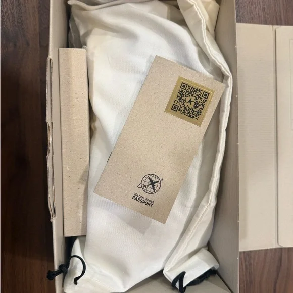 Golden Goose Gray Sneakers with Neon Yellow Star - Picture 8 of 8